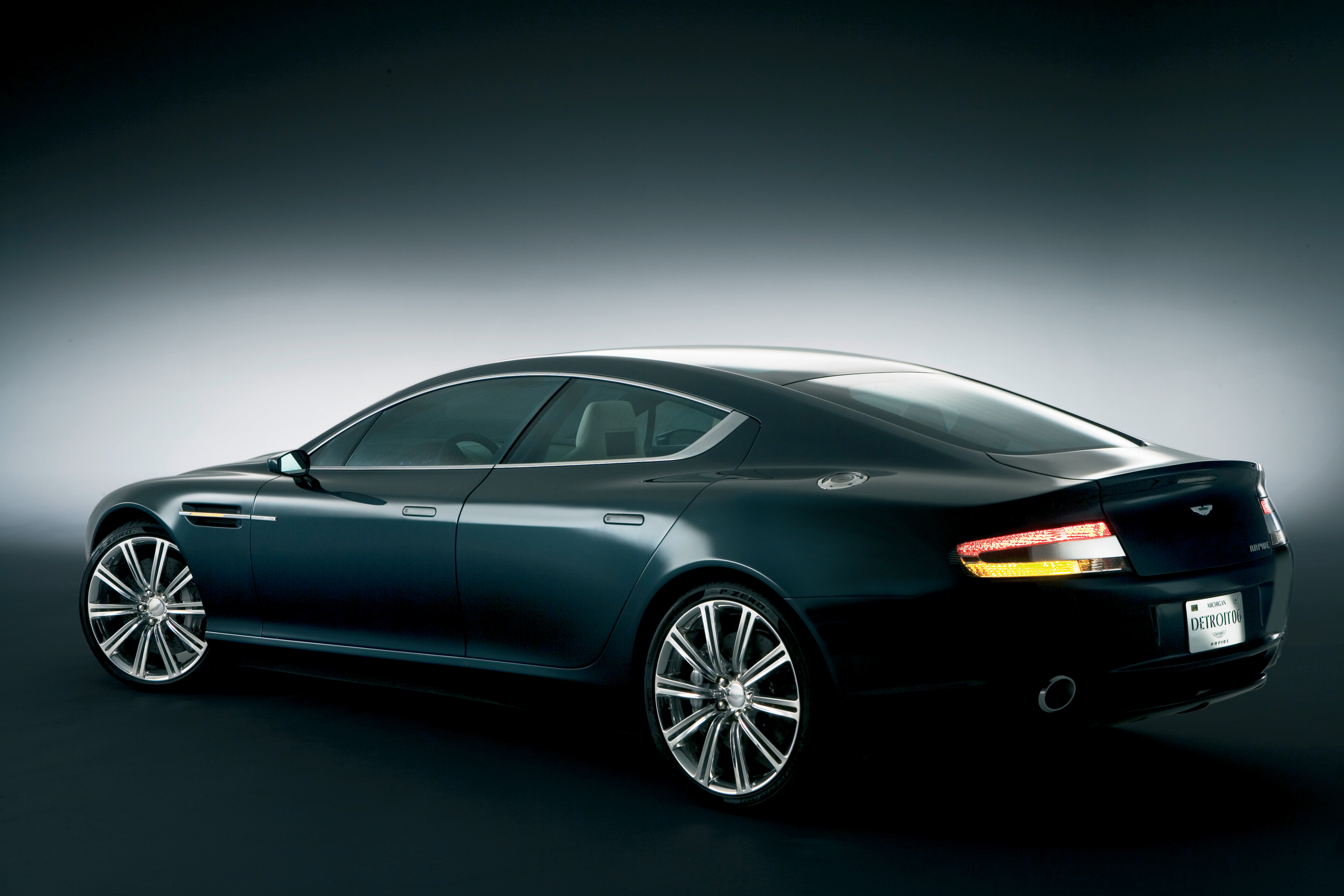 Aston_Martin_Rapide_Concept_89879_20080615.jpg